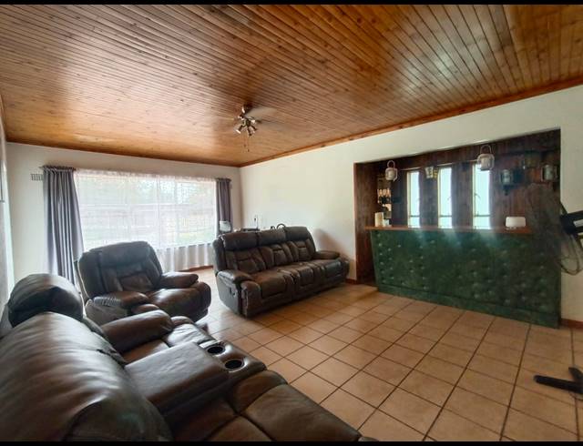 3 BEDROOM HOUSE FOR SALE IN VANDERBIJLPARK SW 5